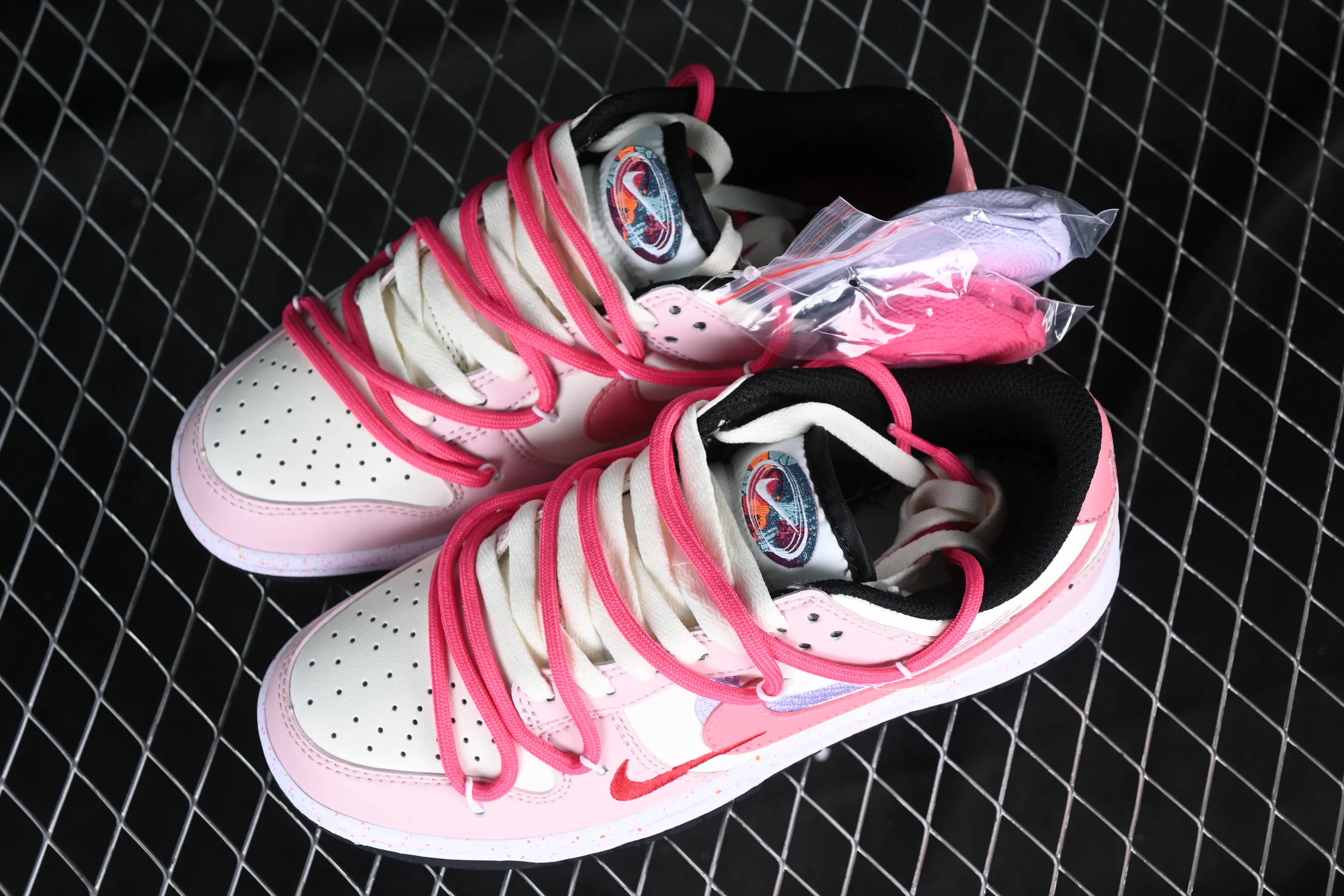 All Categories Nk SB Dunk Series Nk SB Dunk Low Low-top sneakers Nk Dunk Low "Multi Color" Vibrant three hooks Customized version of deconstructed strap casual sneakers FD4623-131